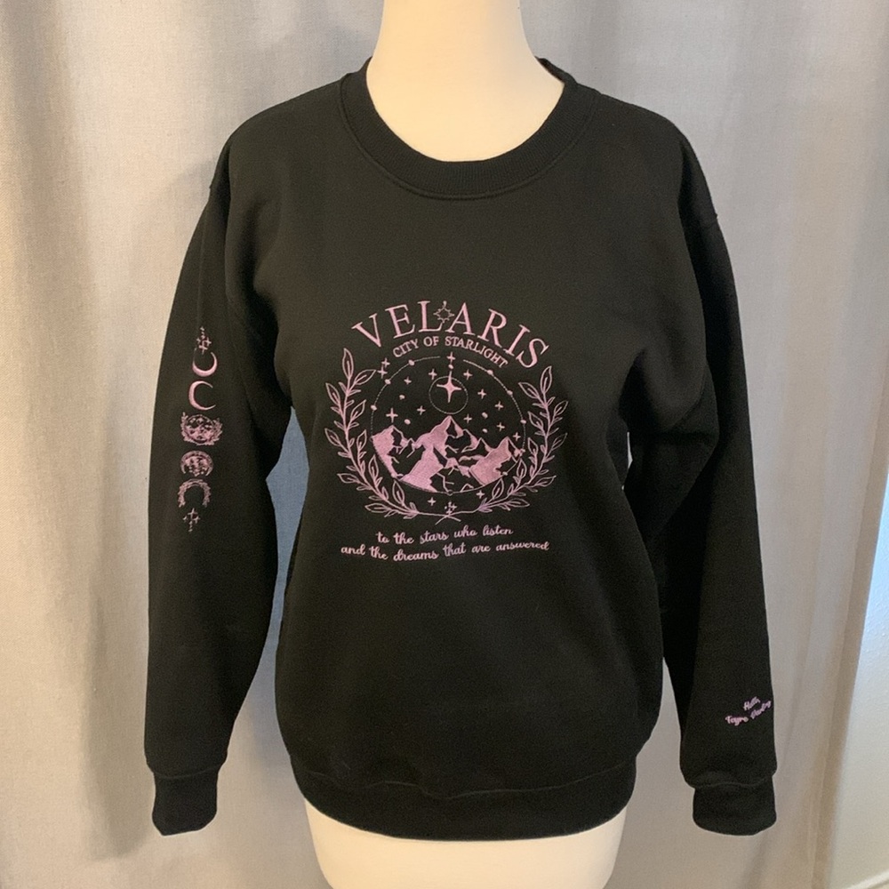 ACOTAR Velaris city of starlight embroidered black and purple sweatshirt size S